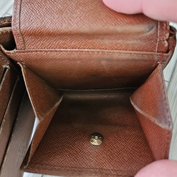 Louis Vuitton Vintage Bi Fold Canvas Monogram Wallet with Coin Pouch - Picture 9 of 13